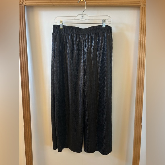 Love,Fire Black Metallic Crinkle Wide Leg Pants - size Large - Picture 2 of 4